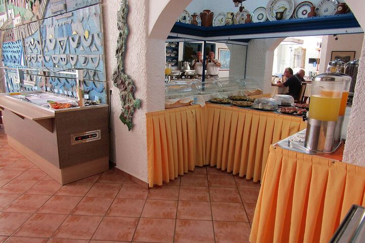 Breakfast/Coffee Service 60 of 80