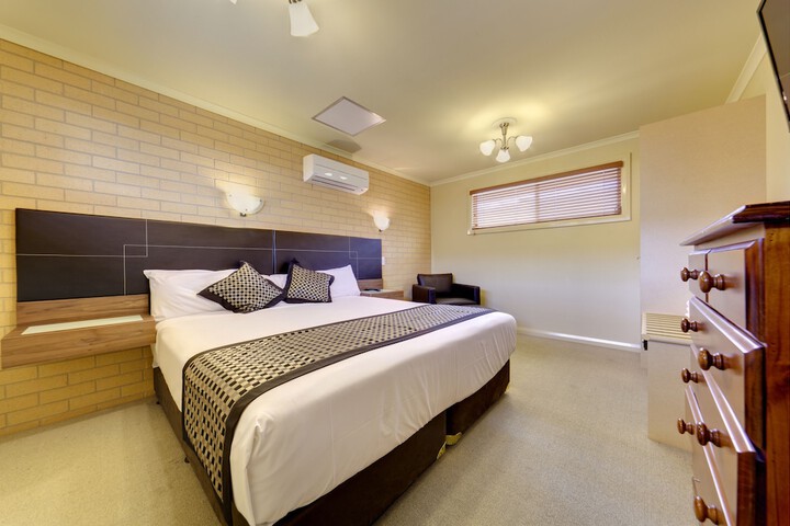 Room 3 of 58