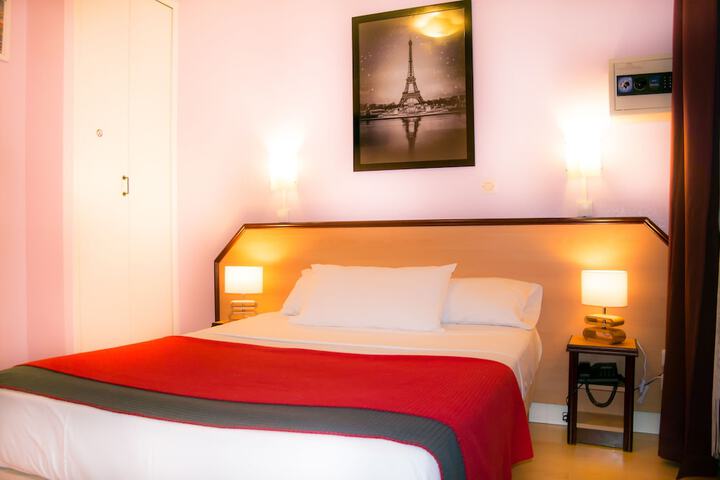 Room 6 of 40