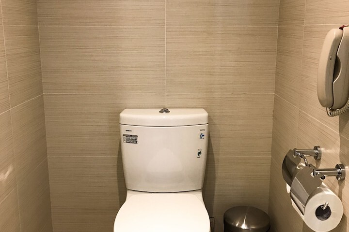 Room 46 of 93