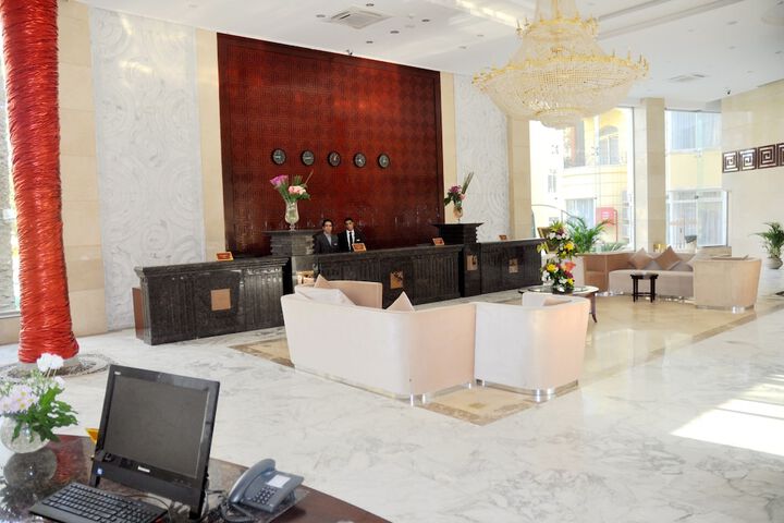 Entrance & Lobby