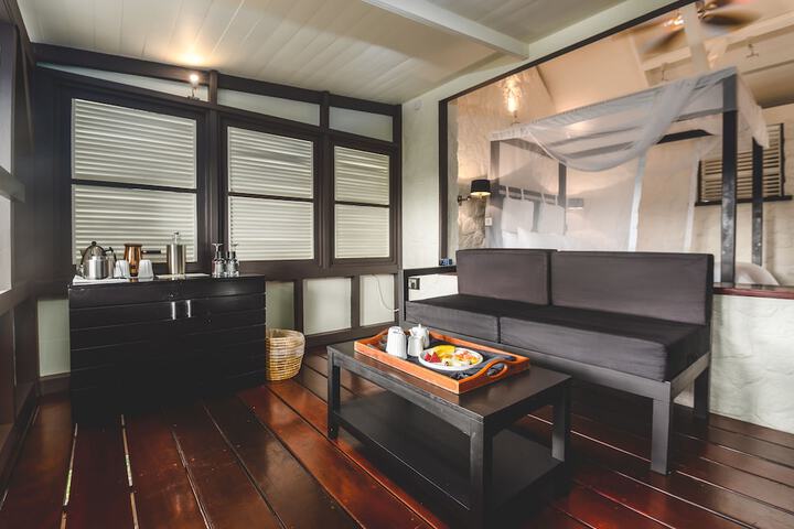 Room 7 of 32