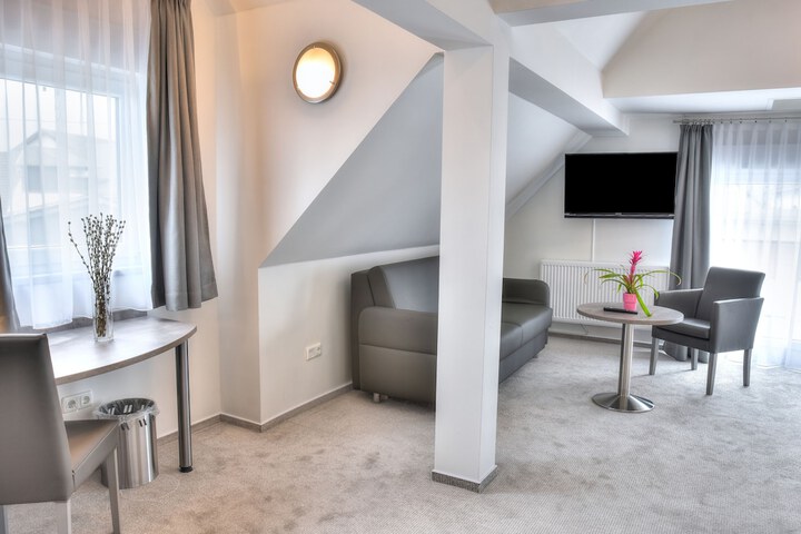 Room 3 of 42