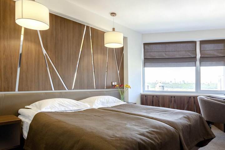 Room 38 of 77