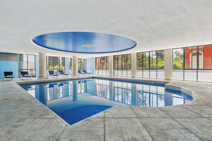 Hotel with Pool