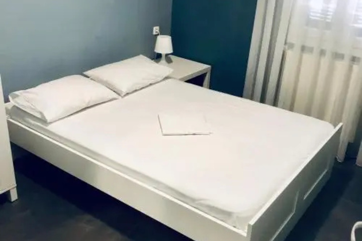 Room 6 of 11