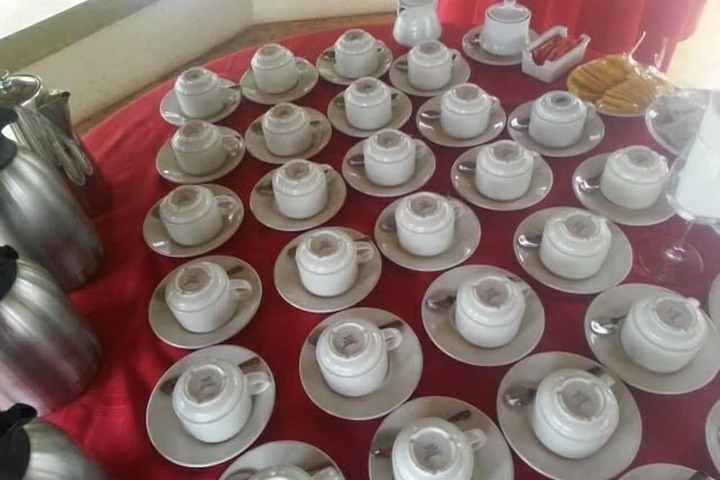 Breakfast/Coffee Service 14 of 24
