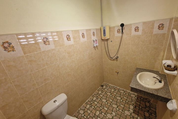 Room 68 of 123