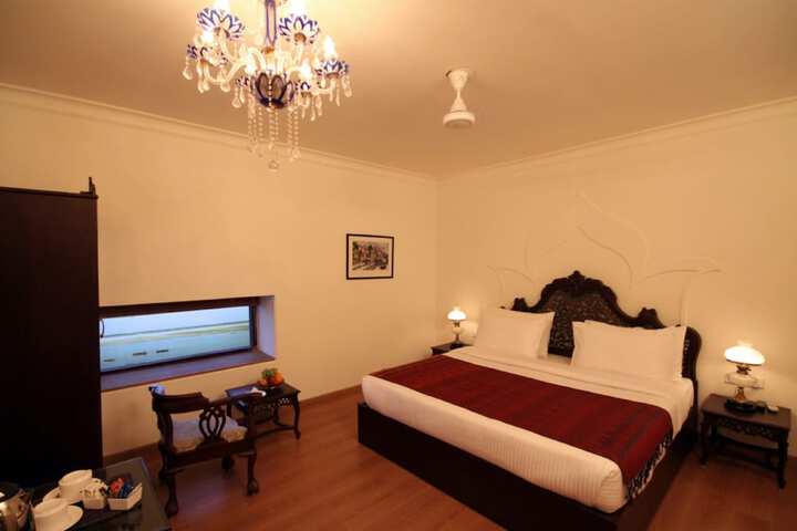 Room 9 of 85