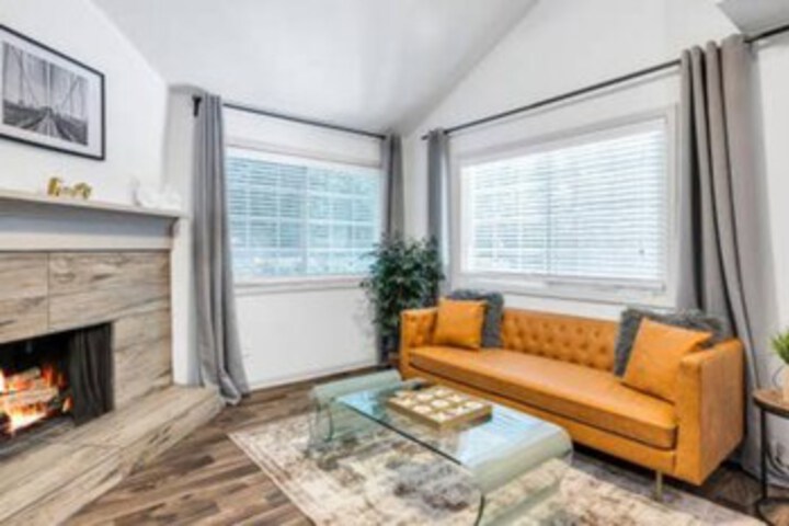 Photo of Beautiful & Modern Townhome