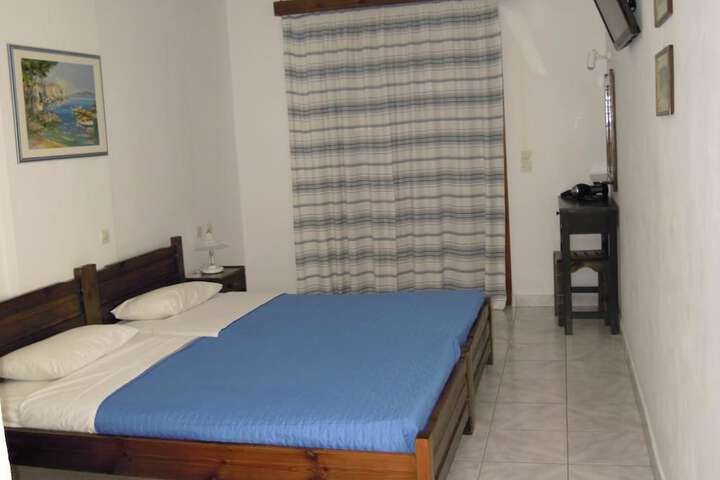 Room 7 of 10