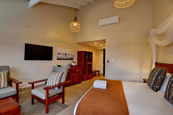 Room 32 of 68