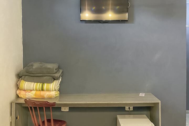 Room 7 of 63