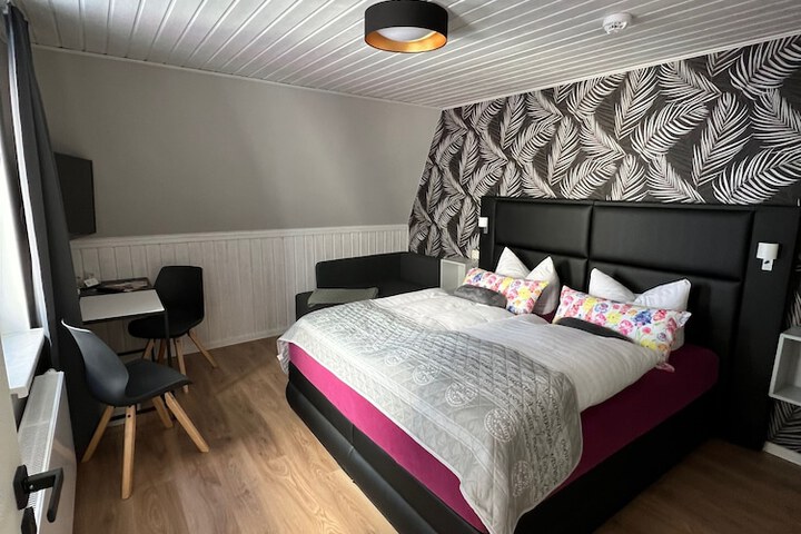 Room 17 of 35