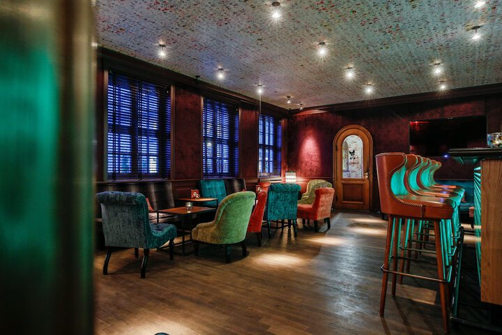 Lounge 66 of 73