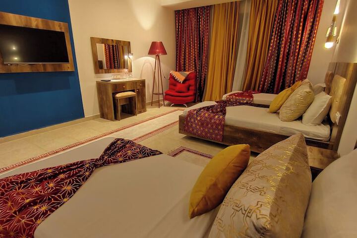 Room 9 of 29