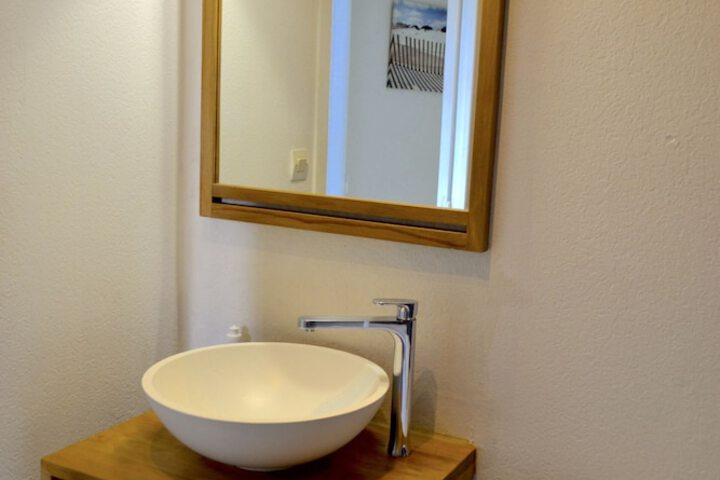 Room 25 of 32