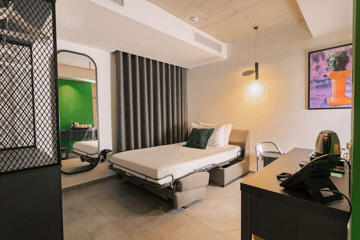 Room 14 of 62