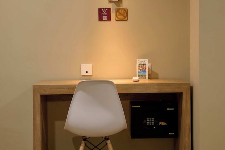 Room 6 of 34