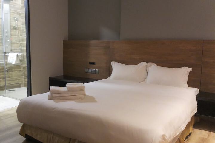 Room 12 of 44