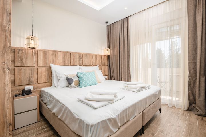 Room 4 of 22