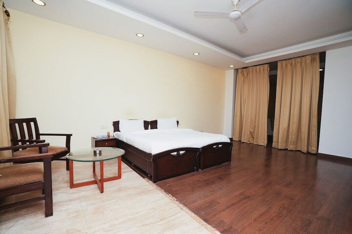 Room 13 of 39