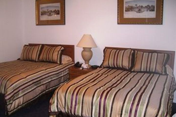 Room 6 of 18
