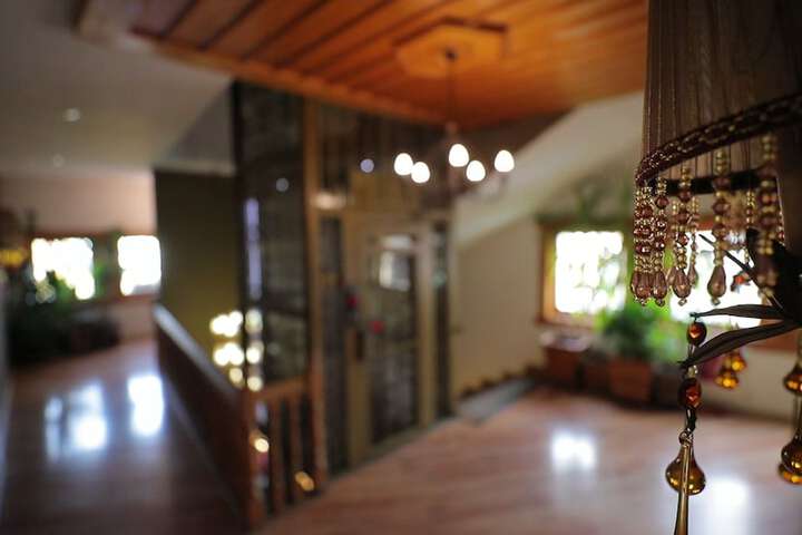 Ballroom/Hall 42 of 54