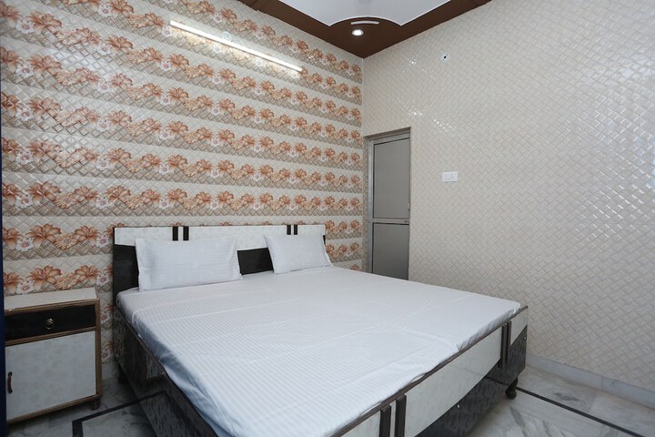Room 18 of 22