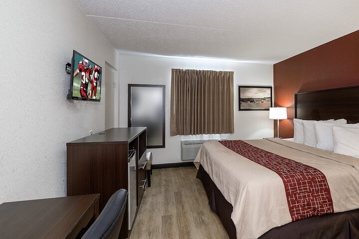 Superior King Bed (12 of 13)