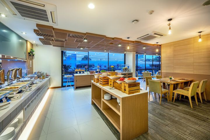 Dining 129 of 169
