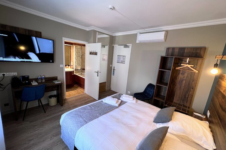Room 8 of 30