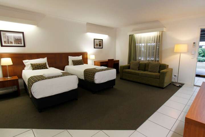 Room 9 of 38