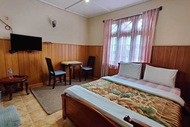 Room 2 of 25