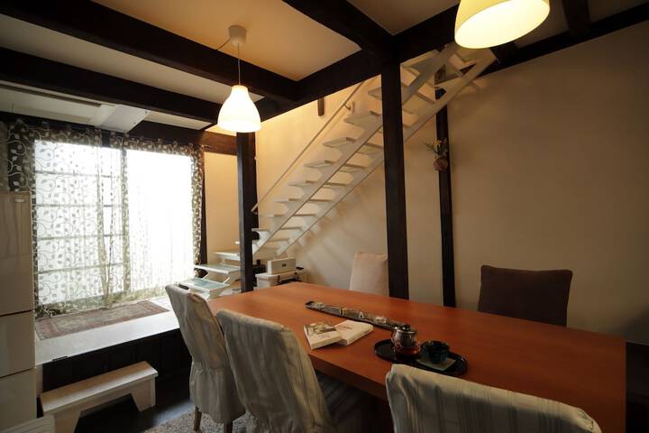 Room 5 of 14