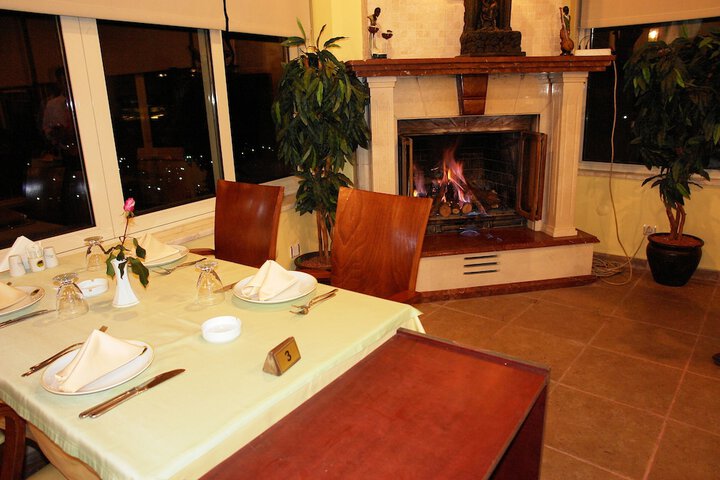 Dining 34 of 62