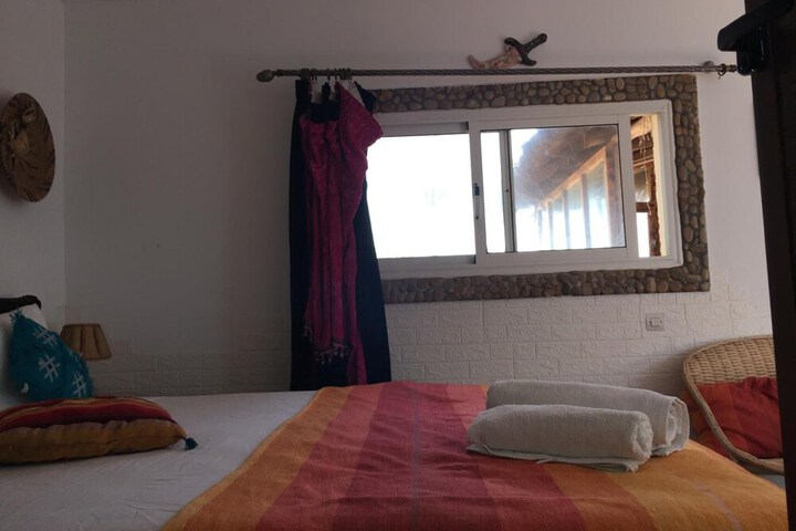 Room 14 of 65