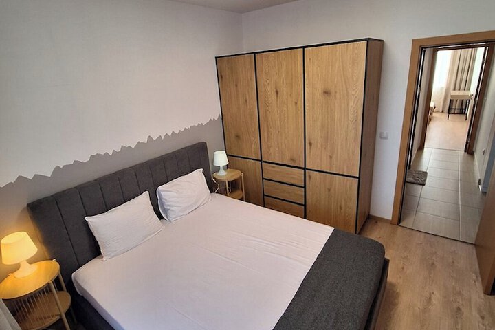 Room 3 of 43