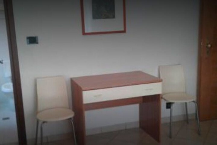 Room 6 of 21