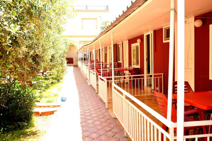 Hotel Exterior 21 of 21