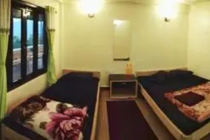 Room 2 of 2