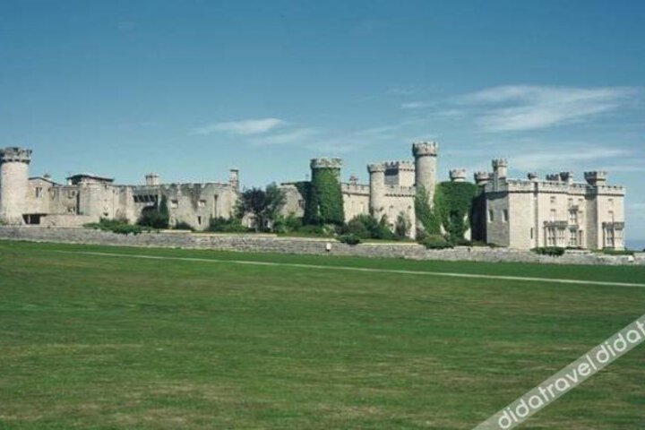 Bodelwyddan Castle Wales .