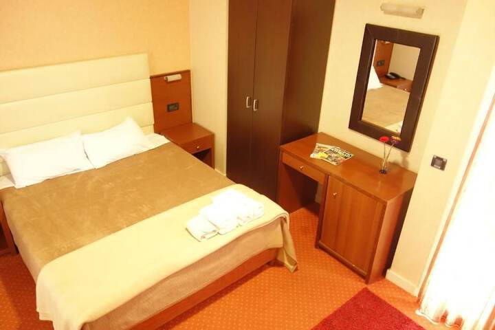 Room 18 of 36
