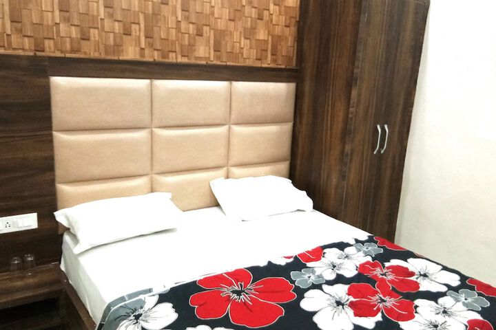 Room 17 of 35