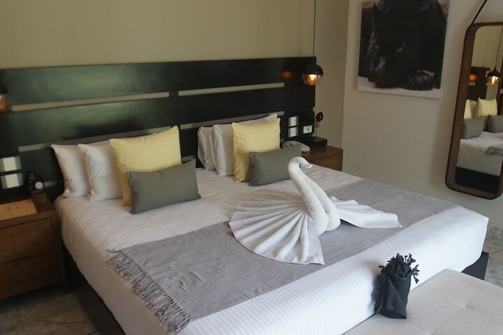 Room 25 of 74