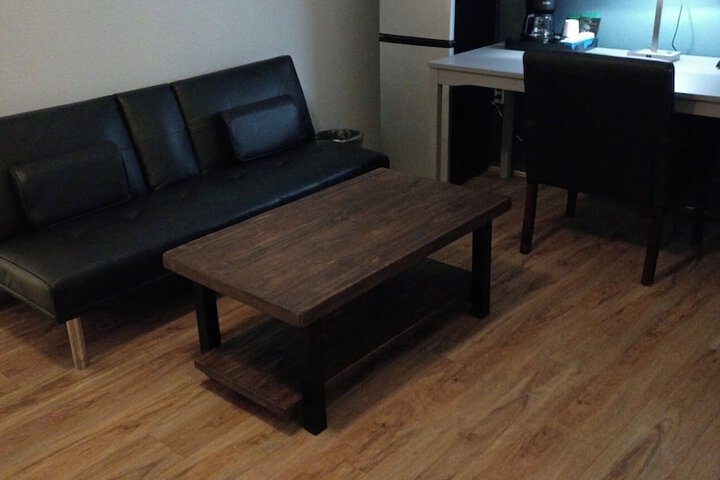 Room 11 of 18