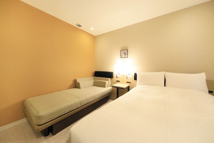 Room 26 of 82