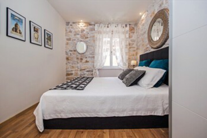 Room 216 of 306
