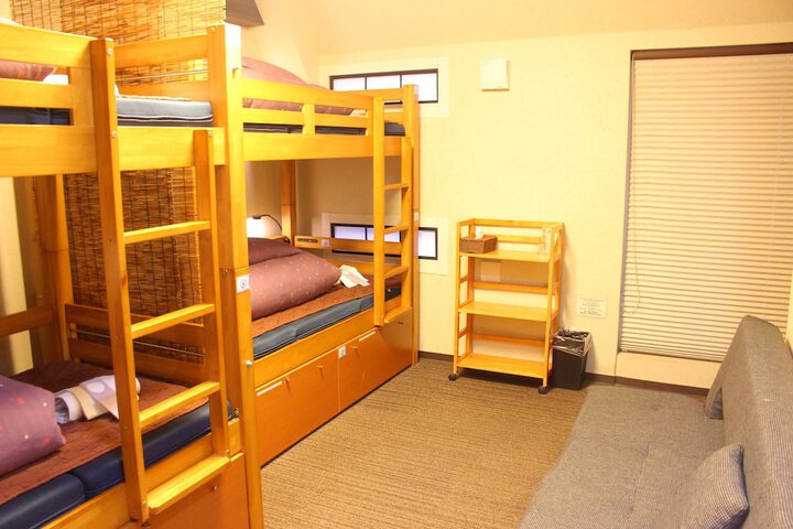 Room 10 of 65