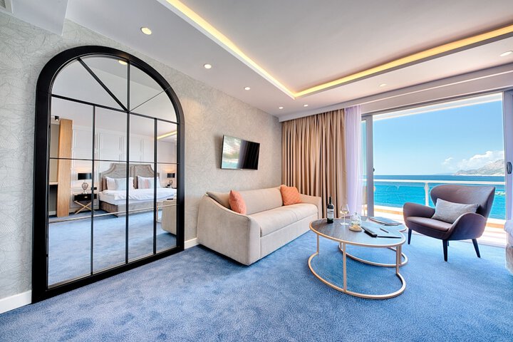 Room 15 of 106